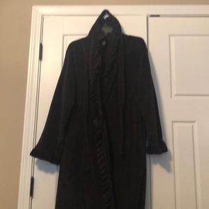 Simple Pleasures plush fleece robe black